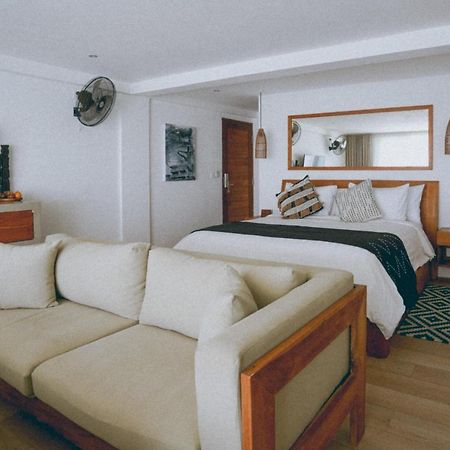 Legends Beachfront Resort 울루와뚜 외부 사진