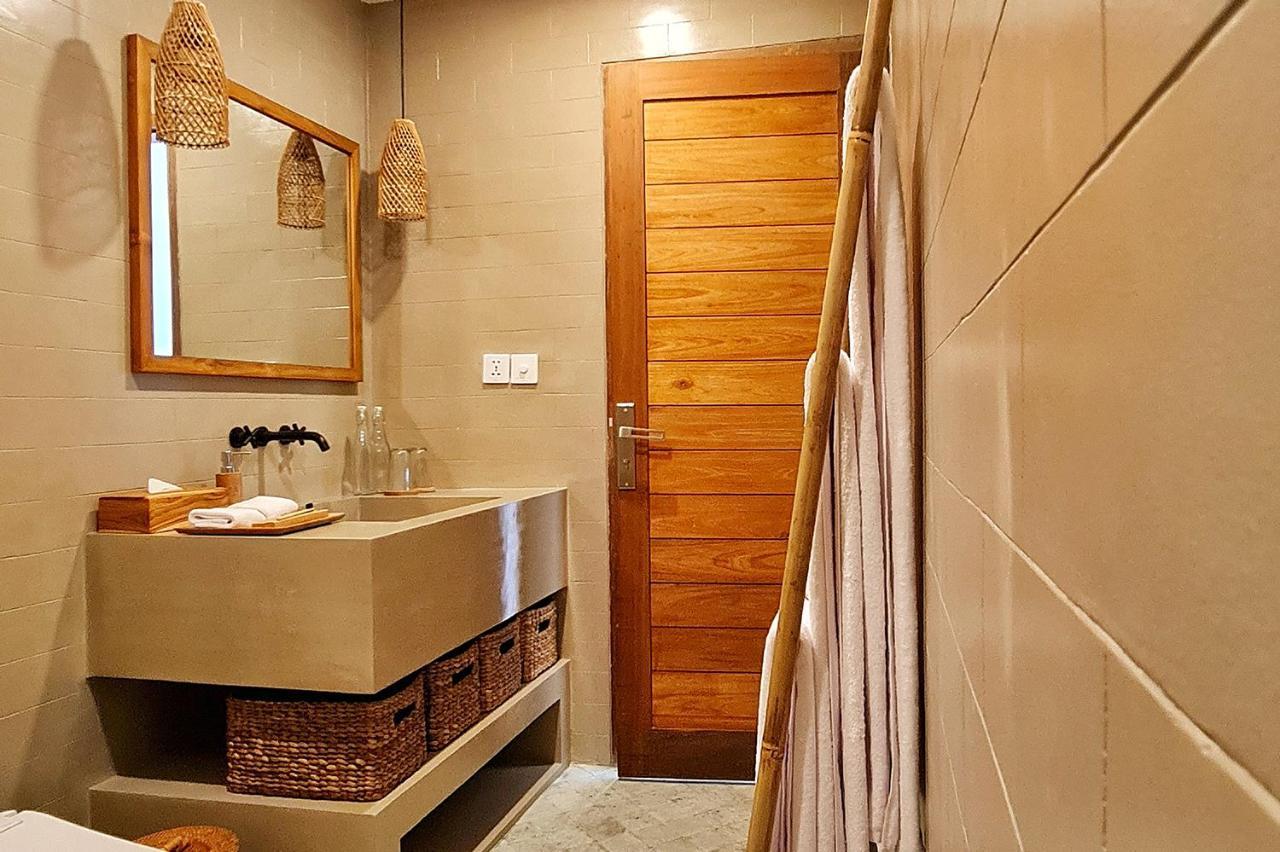 Legends Beachfront Resort 울루와뚜 외부 사진