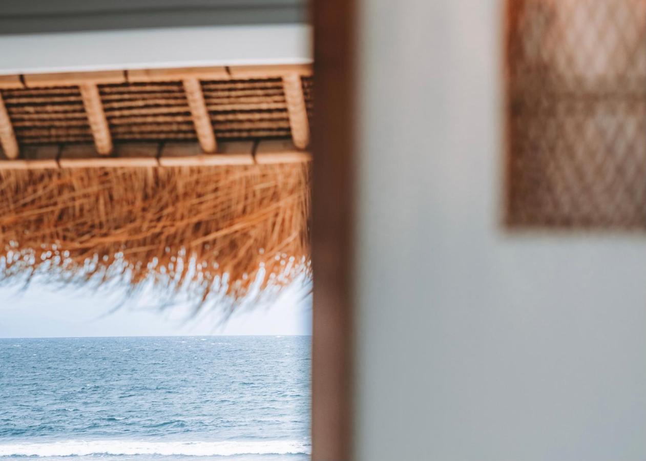 Legends Beachfront Resort 울루와뚜 외부 사진