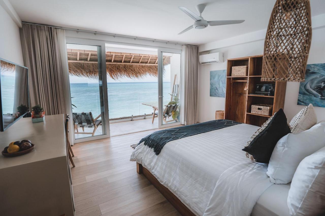 Legends Beachfront Resort 울루와뚜 외부 사진