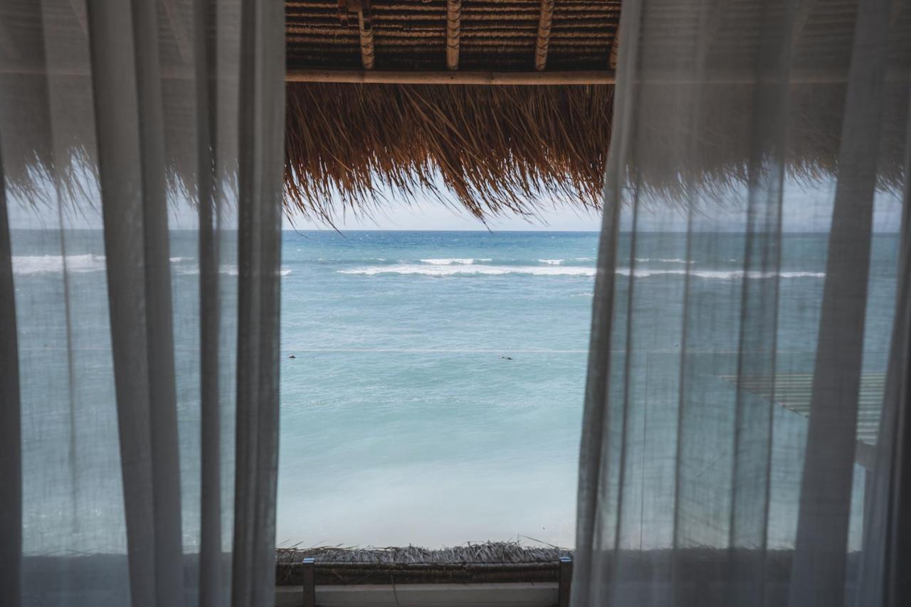 Legends Beachfront Resort 울루와뚜 외부 사진