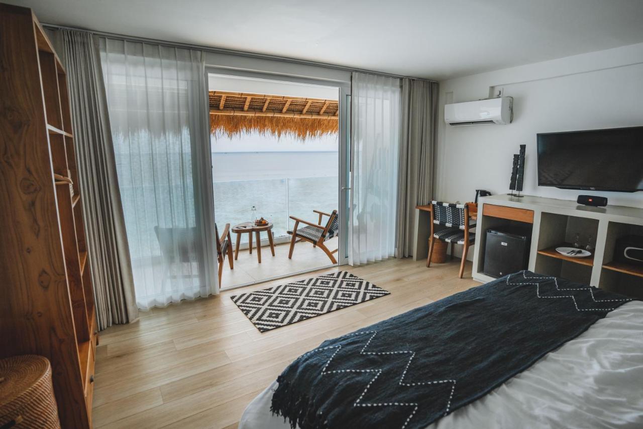 Legends Beachfront Resort 울루와뚜 외부 사진