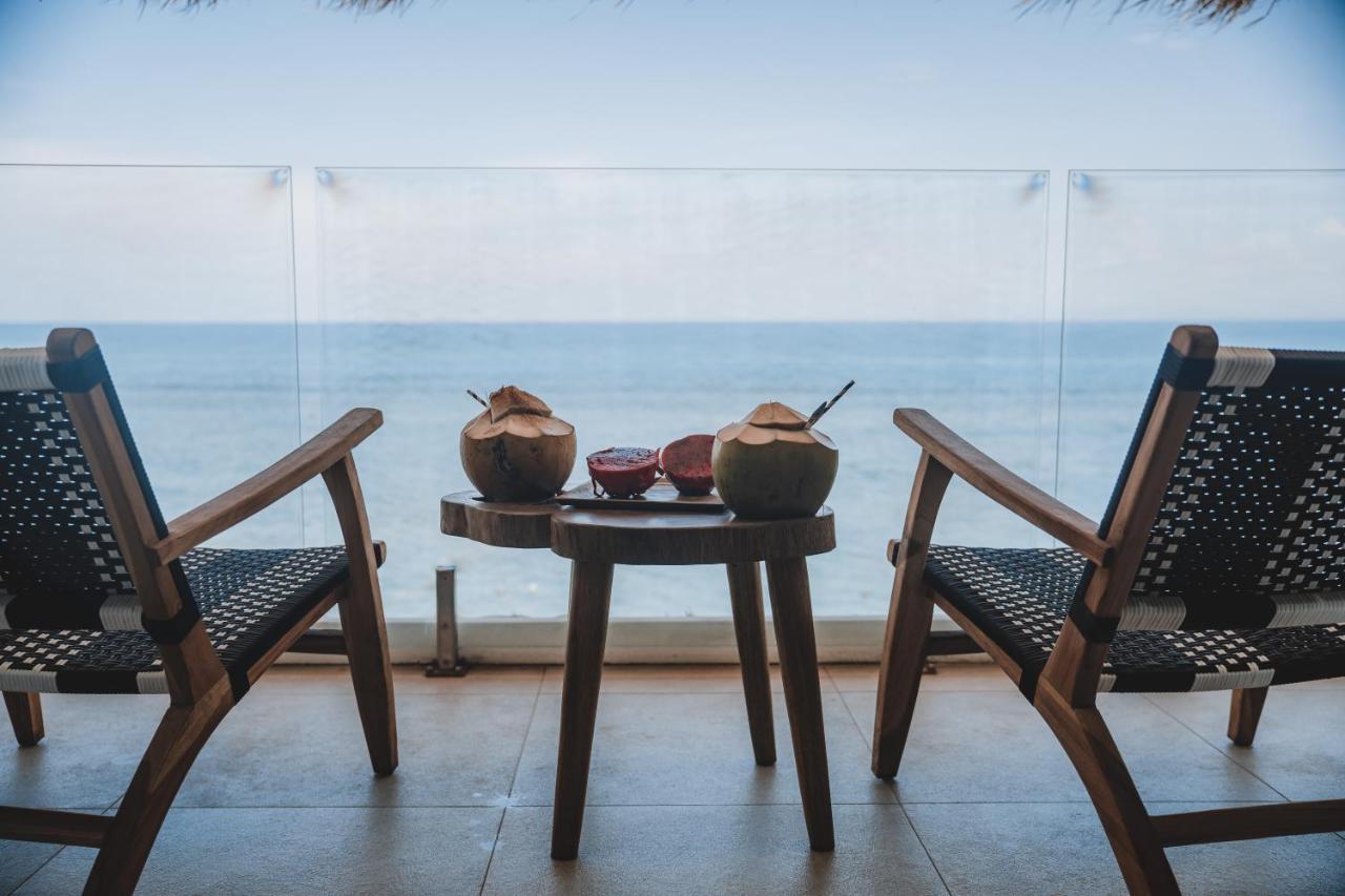 Legends Beachfront Resort 울루와뚜 외부 사진