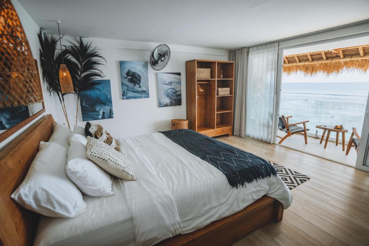 Legends Beachfront Resort 울루와뚜 외부 사진